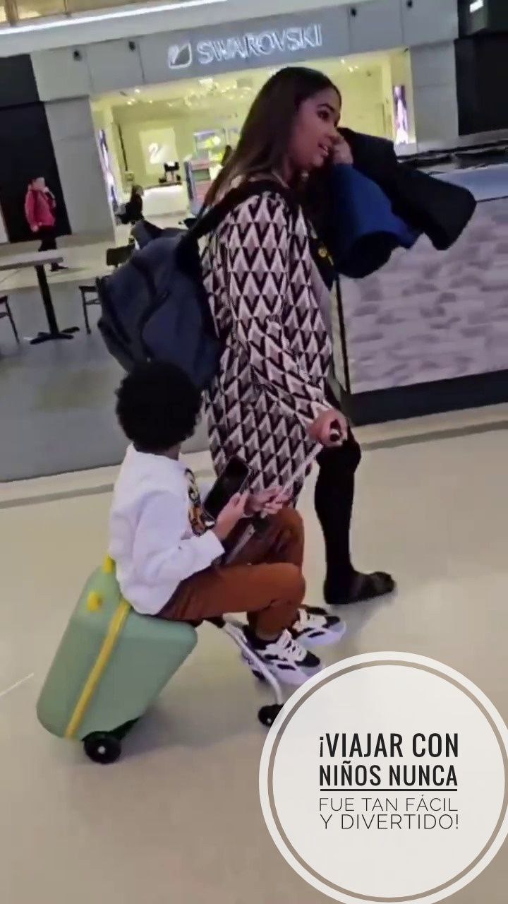 Suitcase with wheels for children 