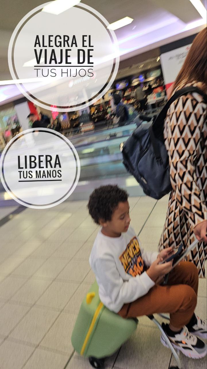 Suitcase with wheels for children 